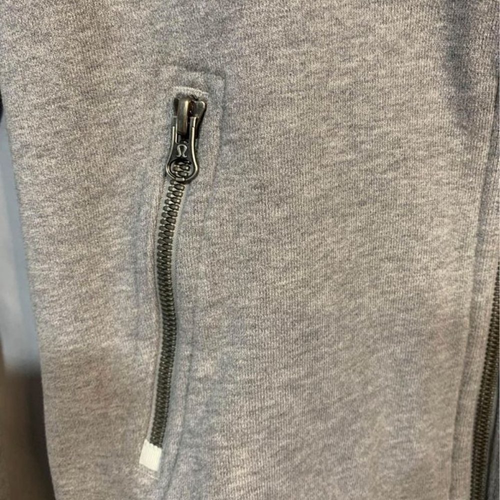 LULULEMON sculpted scuba hoodie. Gray. Size 6. New condition. Limited Edition. - Picture 2 of 10